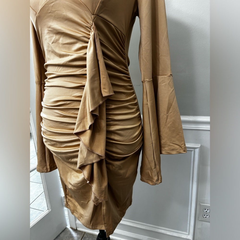 NWT | Elegant Formal Deep V-Neck Flared Long Sleeve Ruched Stretchy Bodycon Midi - Picture 3 of 9